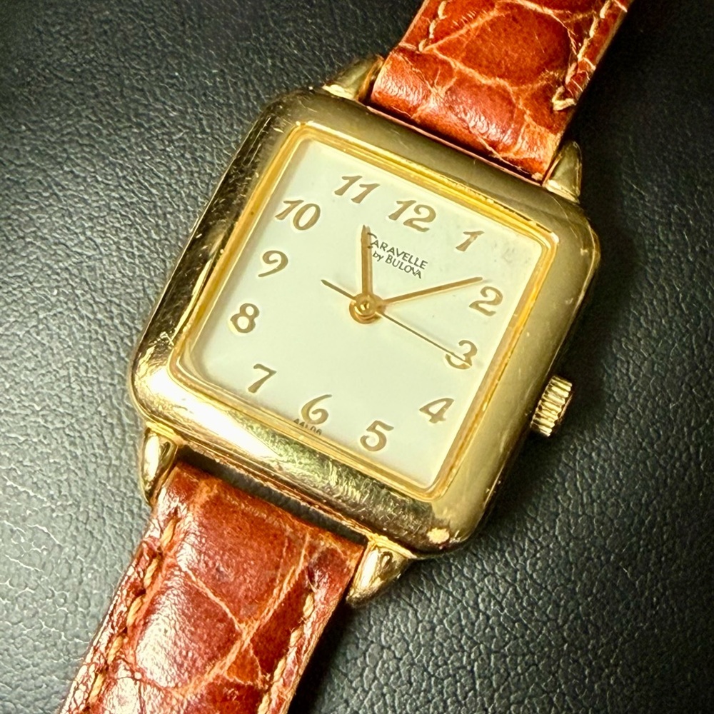 vtg Caravelle Ladies Watch Excellent condition